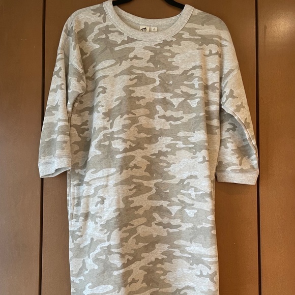 GAP Camo Sweatshirt Dress XS :: CUTE and COMFY!!! - Picture 1 of 9